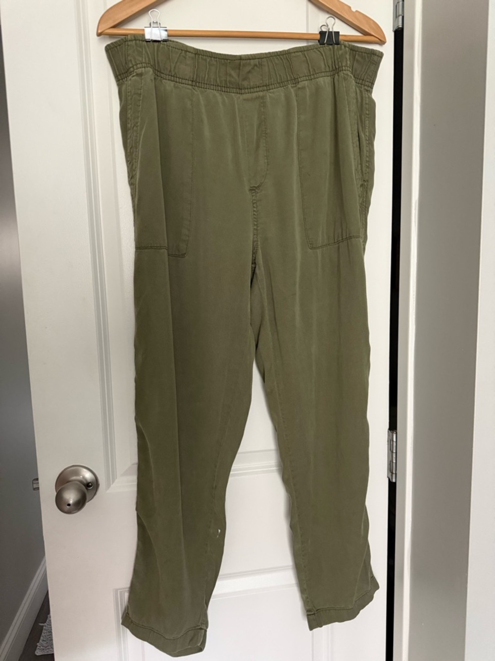 GAP Women's Olive Cargo Pull-On Pants Stretchy Lightweight Minimalist